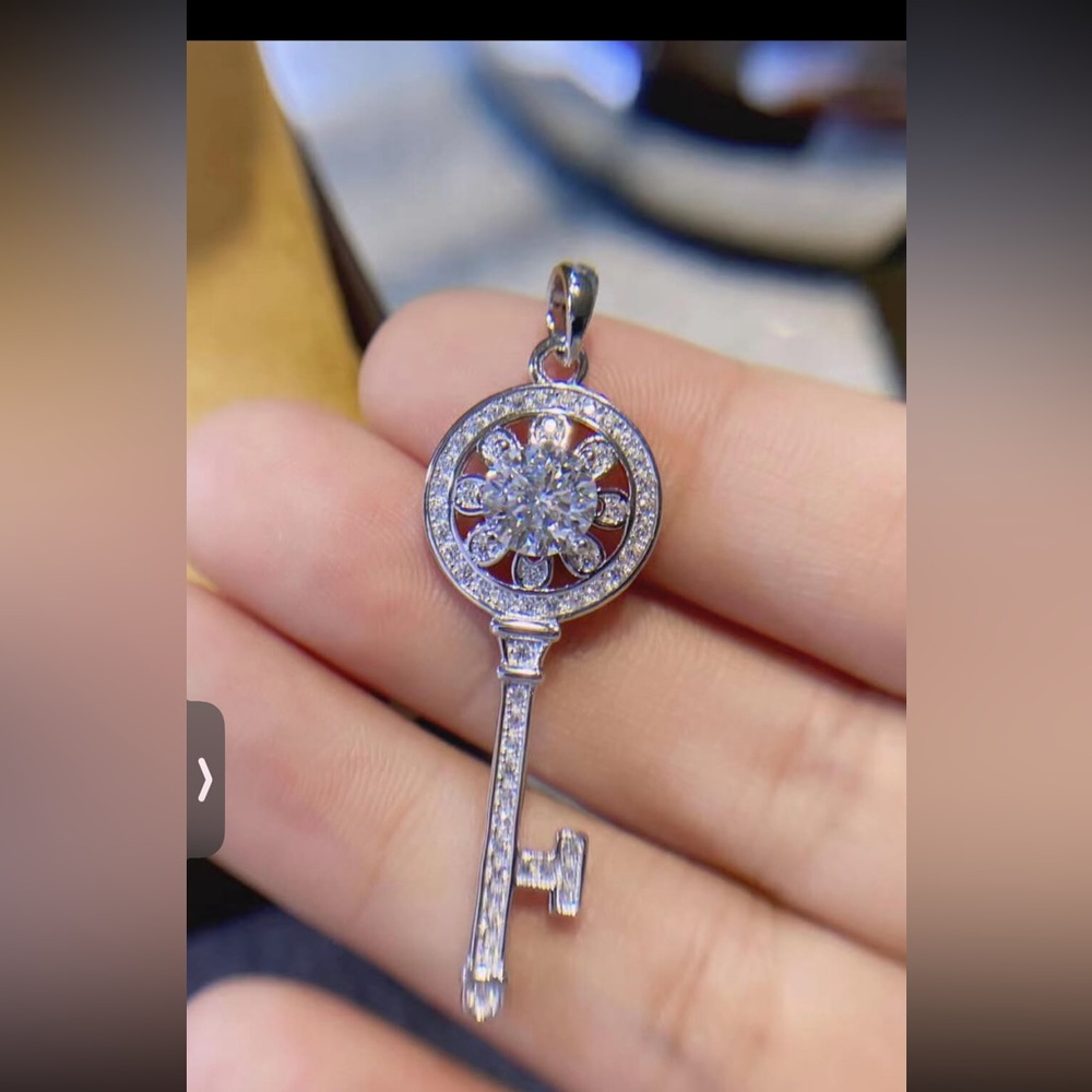 1 Carat Moissanite Platinum-Plated Key Pendant Necklace - Picture 5 of 6
